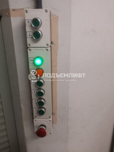 Подъемники для разгрузки грузовых автомобилей. Смотреть фото Подъемники для разгрузки грузовых автомобилей. Смотреть картинку Подъемники для разгрузки грузовых автомобилей. Картинка про Подъемники для разгрузки грузовых автомобилей. Фото Подъемники для разгрузки грузовых автомобилей